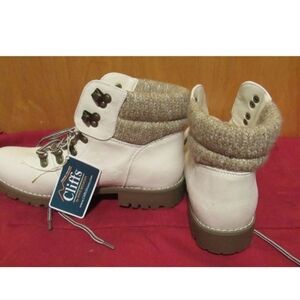 Cliffs lady's boots new sz 8 w